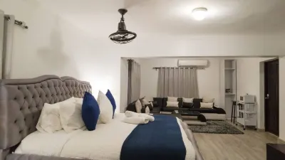 8 Bedrooms Penthouse Jacuzzi & Private Terrace Hotels near Mundo Rizado San Cristobal