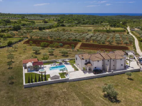 Villa in Rovinj with Pool and Sauna Hotel a 