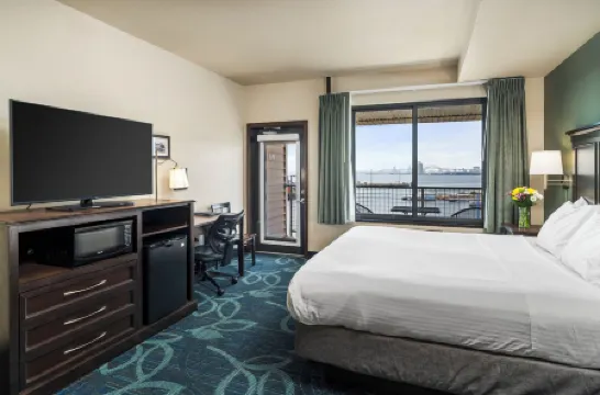 Park Point Marina Inn