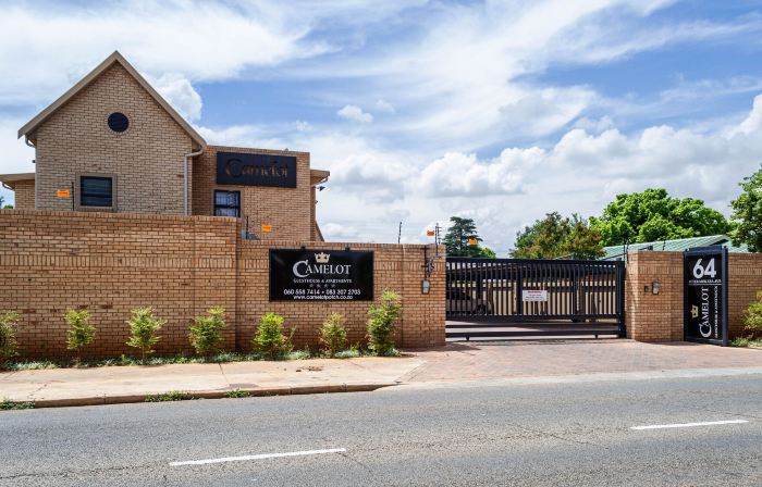 Camelot Guest House & Apartments