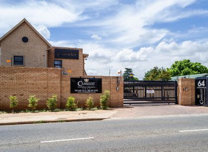 Camelot Guest House & Apartments