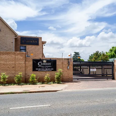 Camelot Guest House & Apartments