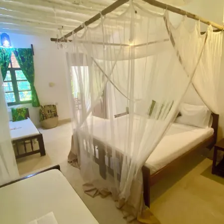 Mangrove Lodge