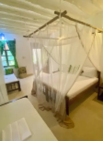 Mangrove Lodge