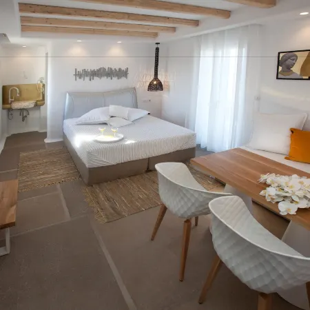 Golden Sun Hotel