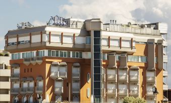 City Hotel