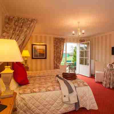 Logis Hôtel le Fleuray Rooms