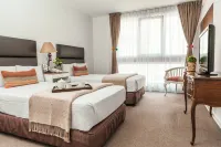 La Paz Apart Hotel Отели в г. Мирафлорес