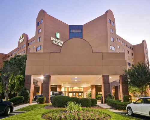 Embassy Suites by Hilton Charlotte Hotels near Executive Park