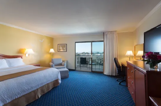 The Marina Inn on San Francisco Bay