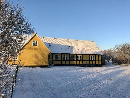 Myregaard B & B and Apartments فنادق في Aakirkeby