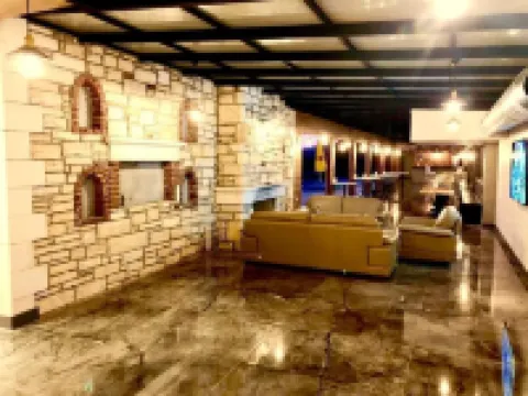 Victoria Hotel and Lounge