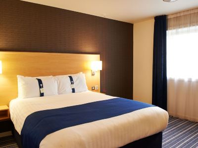 Holiday Inn Express MANCHESTER AIRPORT by IHG