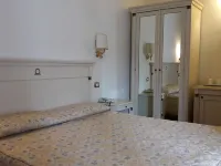 Hotel Quadrifoglio by Mancini Hotels near La Saliera