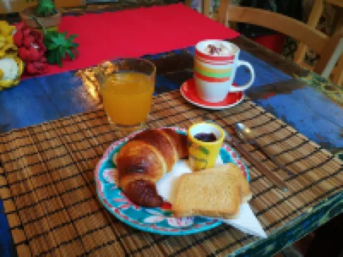 エコ ホステル フロレアーレ エルコラーノのホテル