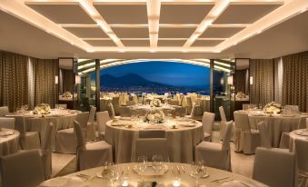 Renaissance Naples Hotel Mediterraneo