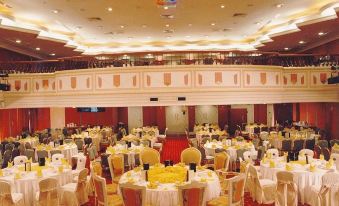Merdeka Palace Hotel & Suites