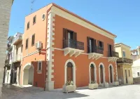 B&B Al Teatro Hotels near Chiesa Madre
