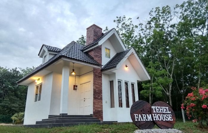 Tehel Farmhouse