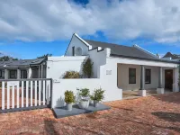 シックスティーン ゲスト ハウス オン メイン ヘルマナスのホテル