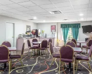 Econo Lodge Inn & Suites Marietta Hotels in Marietta