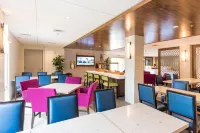 Holiday Inn Express Charleston US Hwy 17 & I-526