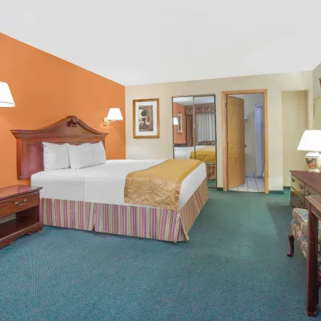 Days Inn & Suites by Wyndham Red Rock-Gallup