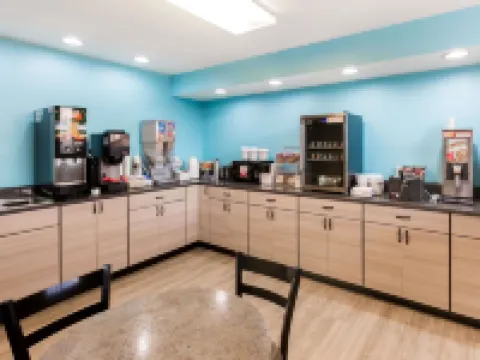Super 8 by Wyndham Hays KS Hotels in Hays