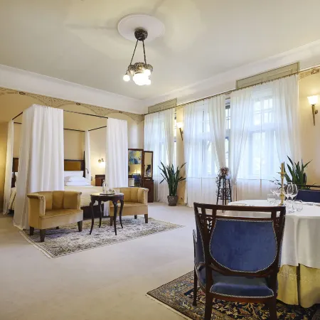 Villa Ammende Restaurant and Hotel
