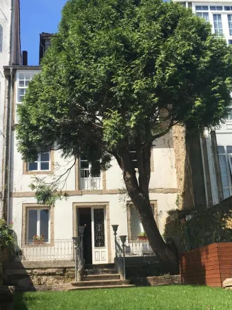 Pensión O Xardin de Julia Отели рядом с достопримечательностью «Miradoiro Costa Vella»