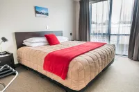Bay Palm Motel Hotels in Papamoa