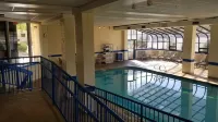 Ramada by Wyndham Downtown Spokane - piscine