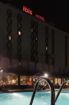 Ibis Douala - piscina