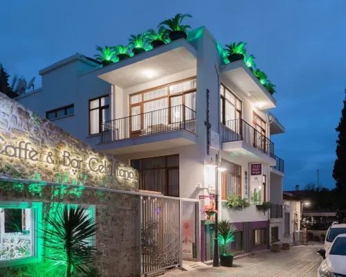 Delight Deluxe Port Hotels near برج الساعة