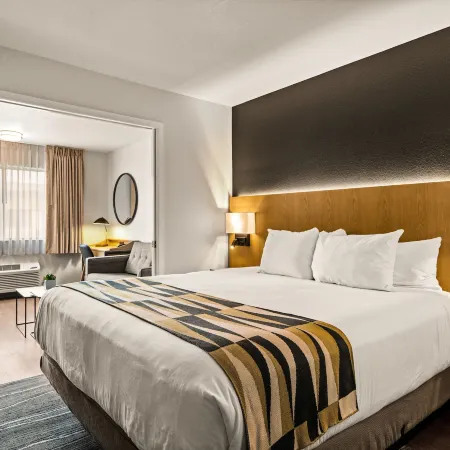 Oxford Suites Redding