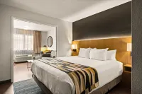 Oxford Suites Redding