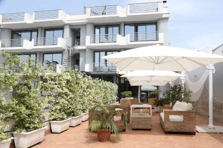 Hotel Barbarella Отели в г. Квалиано