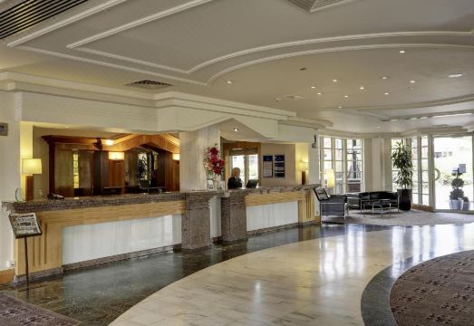 수영장 및 운동 시설