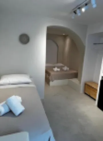 White Sand Cave Suite