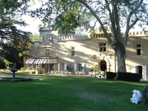 Domaine du Val de Cèze Hotels in Pont-Saint-Esprit
