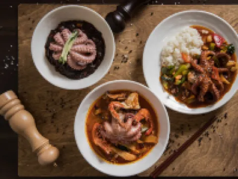 ยูท็อปมารีนา โฮเทล แอนด์ รีสอร์ท โรงแรมในยอซู