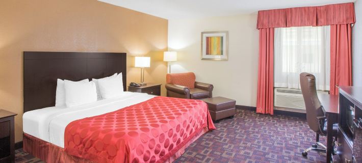 Sky Tree Hotels in Tulsa