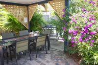 Lazy Lizard Motor Inn