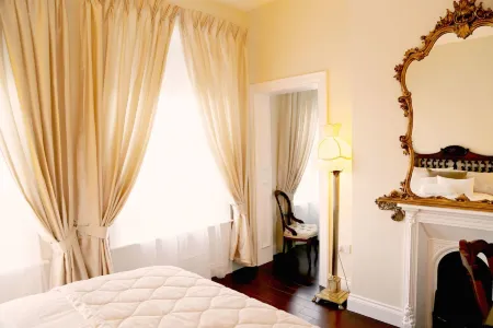 Number 8 the Townhouse