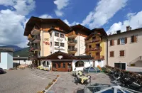 Cavallino Lovely Hotel Hotels in Andalo