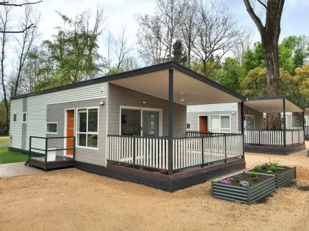 Discovery Parks - Bright