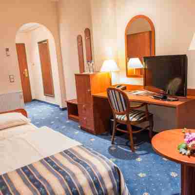 SkyHotelGwarna Rooms