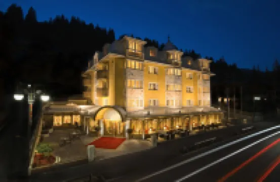 Alpen Suite Hotel Hotels near Miramonti