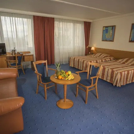 Top Hotel Praha Отели рядом с достопримечательностью «Прага 11»