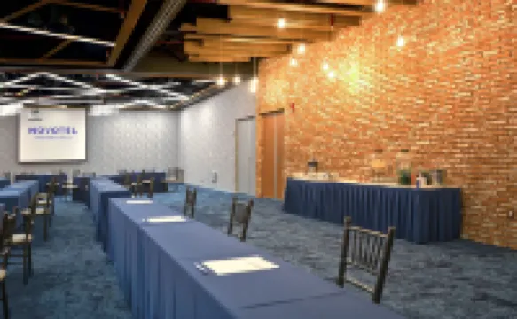 蒙特雷山谷諾富特飯店